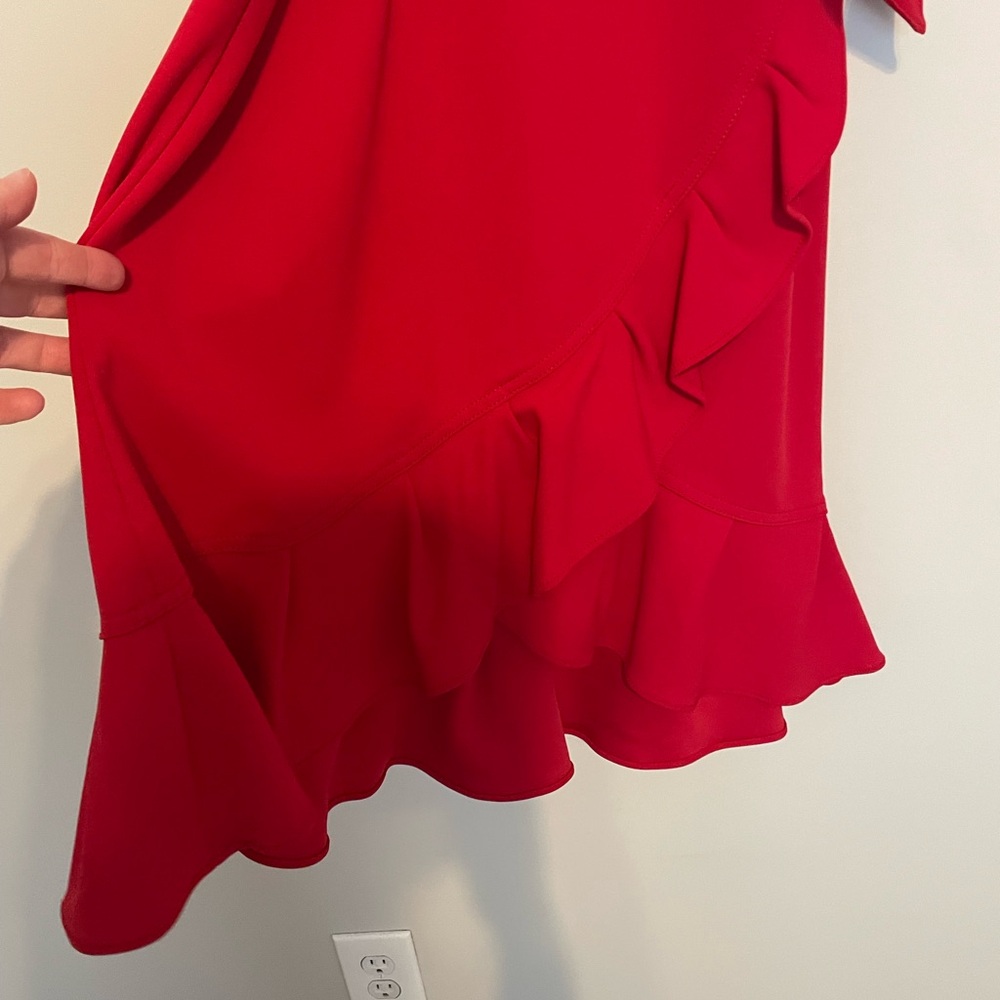 Elegant Red Sleeveless Dress - Picture 6 of 7